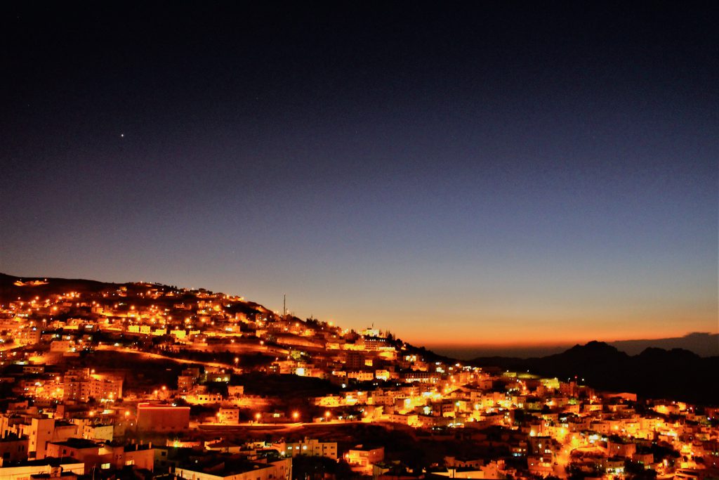 日本人に人気の格安ホテルValentine Innからの夜景