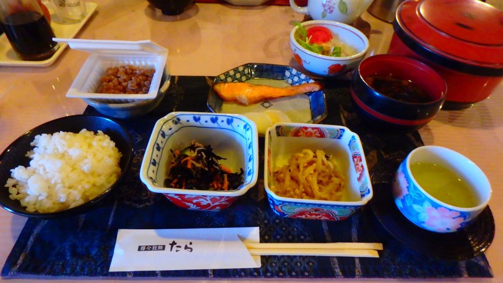 与論島でおすすめのご飯屋さん　ヨロン島ビレッジ　朝食