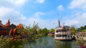 ディズニーランドパリフロンティアランドの豪華客船