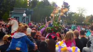 ディズニーランドパリ 周年記念パレードラプンツェル