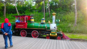 ディズニーランドで鉄道パリのディズニーを周回