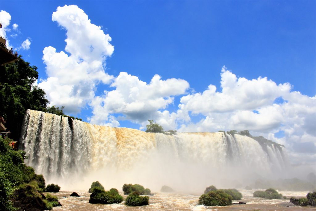 ブラジルの絶景　イグアスの滝への行き方