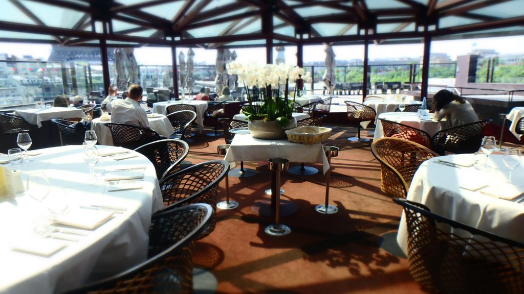 おすすめ エッフェル塔が見えるレストランのテラスでランチinパリ 絶景in 国内 海外旅行記
