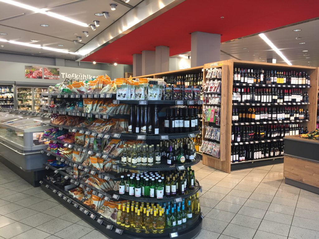 ミュンヘン空港　スーパー　お酒