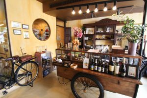 バンコクで一番お洒落なカフェ　Old Capital Bike Inn 