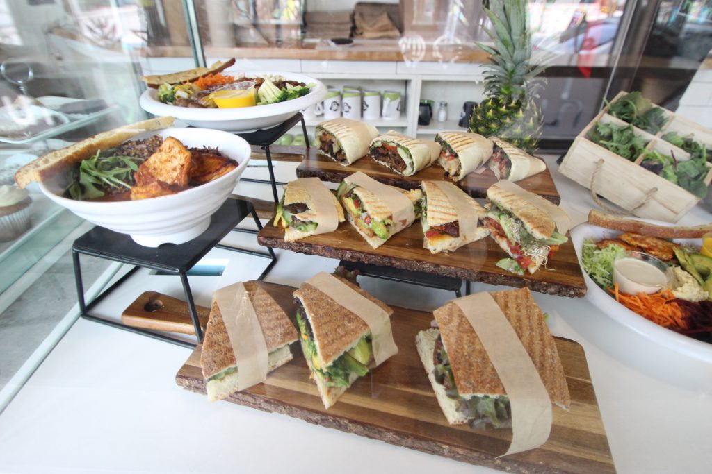 トロントでおすすめのご飯屋さん Urban Herbivore トロントでおすすめのご飯屋さん Urban Herbivore