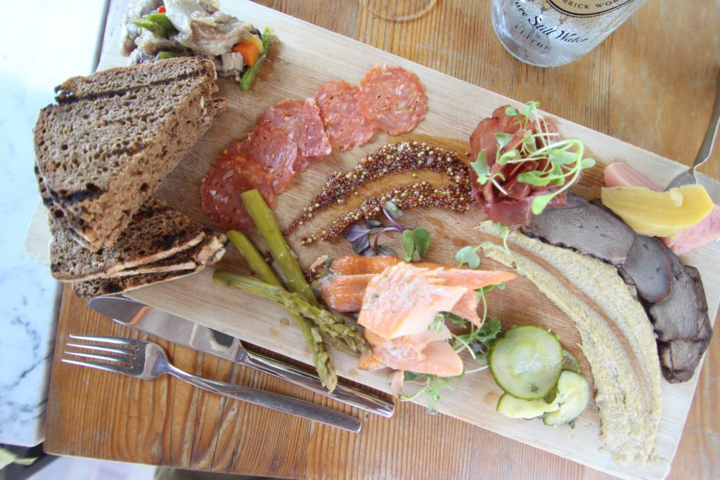 トロントでおすすめのお洒落ランチ CAFE BELONG トロントでおすすめのお洒落ランチ CAFE BELONG