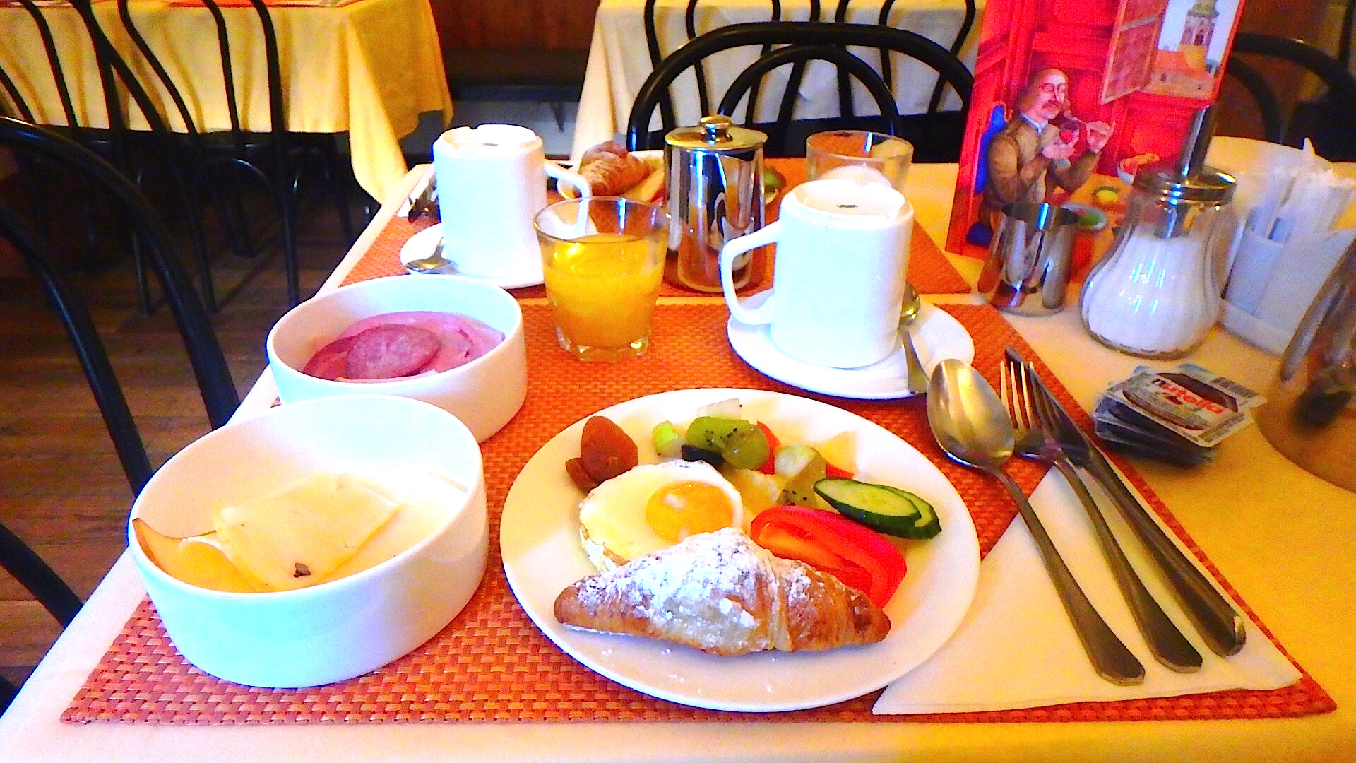 チェスキークルムロフで美味しい朝ごはん ホテルの朝食 チェコブログ 絶景in 国内 海外旅行記