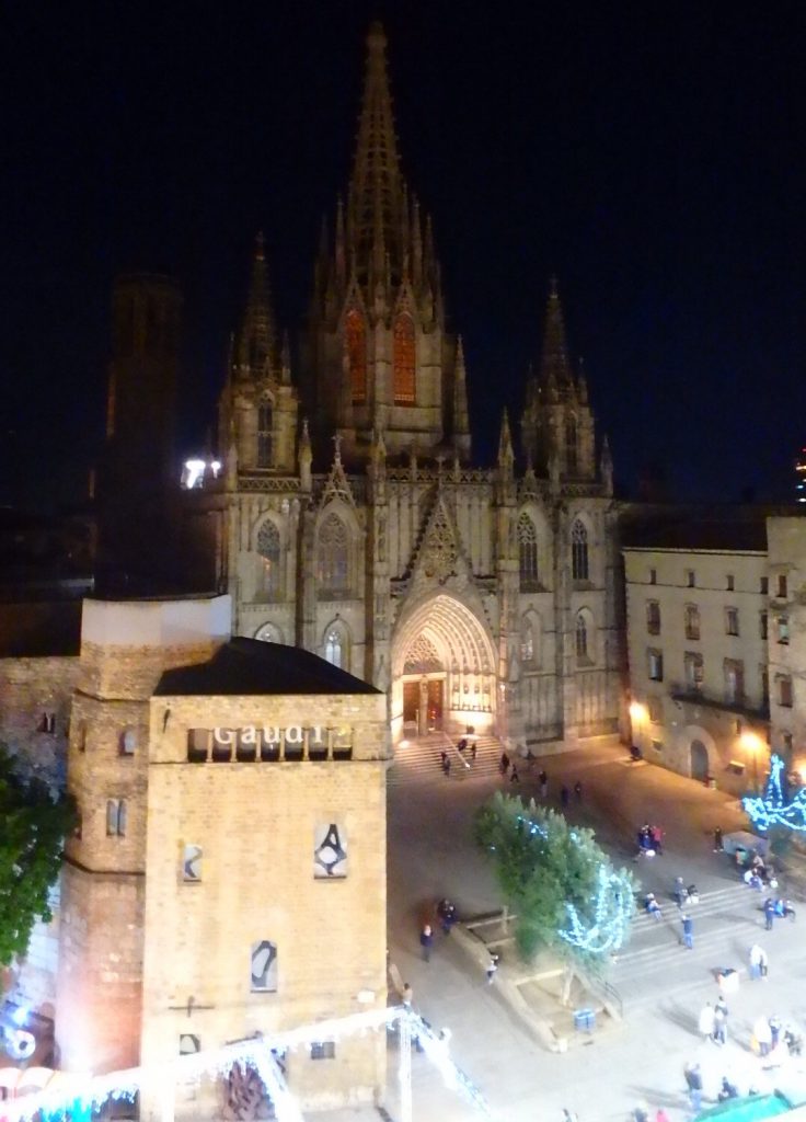 バルセロナ　大聖堂が見えるホテル