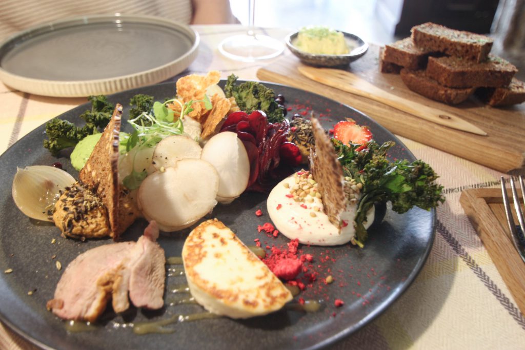 エストニア　タリン　食事　ご飯