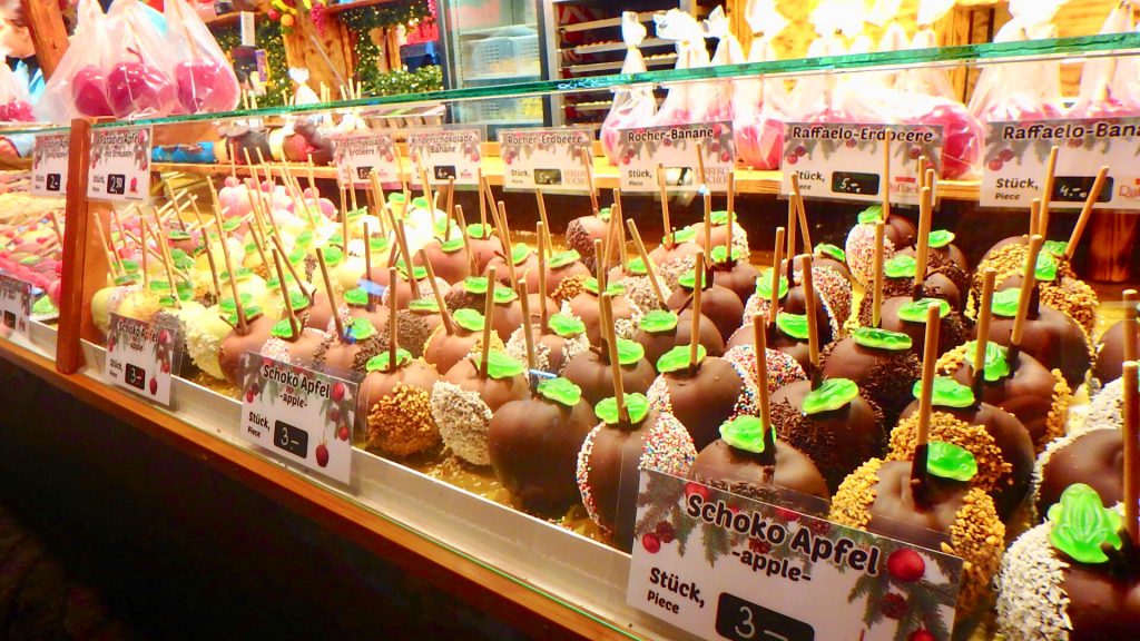 フランクフルト　クリスマスマーケット　食べ物　お店