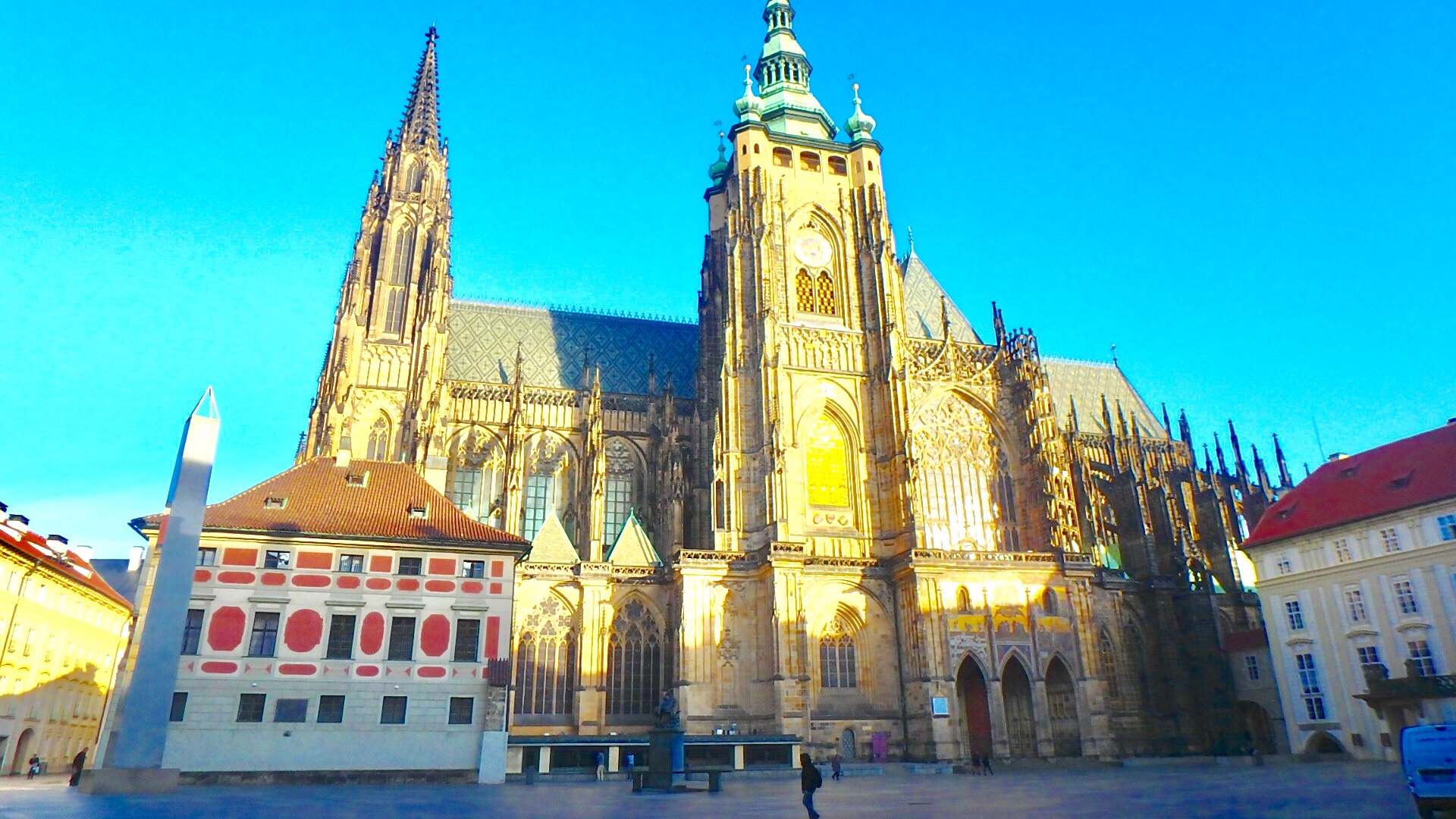 チェコ女子旅 プラハ城の綺麗な紅葉 世界一綺麗なスタバへ 旅ブログ 絶景in 国内 海外旅行記