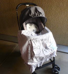 赤ちゃん連れ　旅行　持ち物　授乳ケープ　紫外線対策