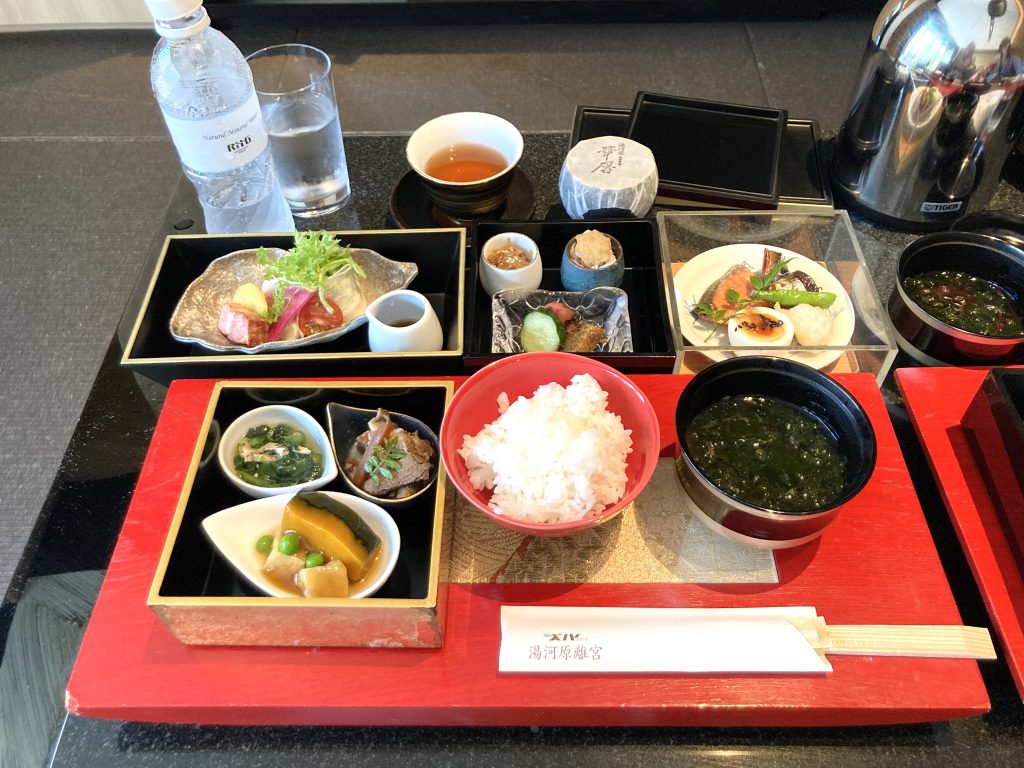 エクシブ　湯河原離宮　お部屋で朝食
