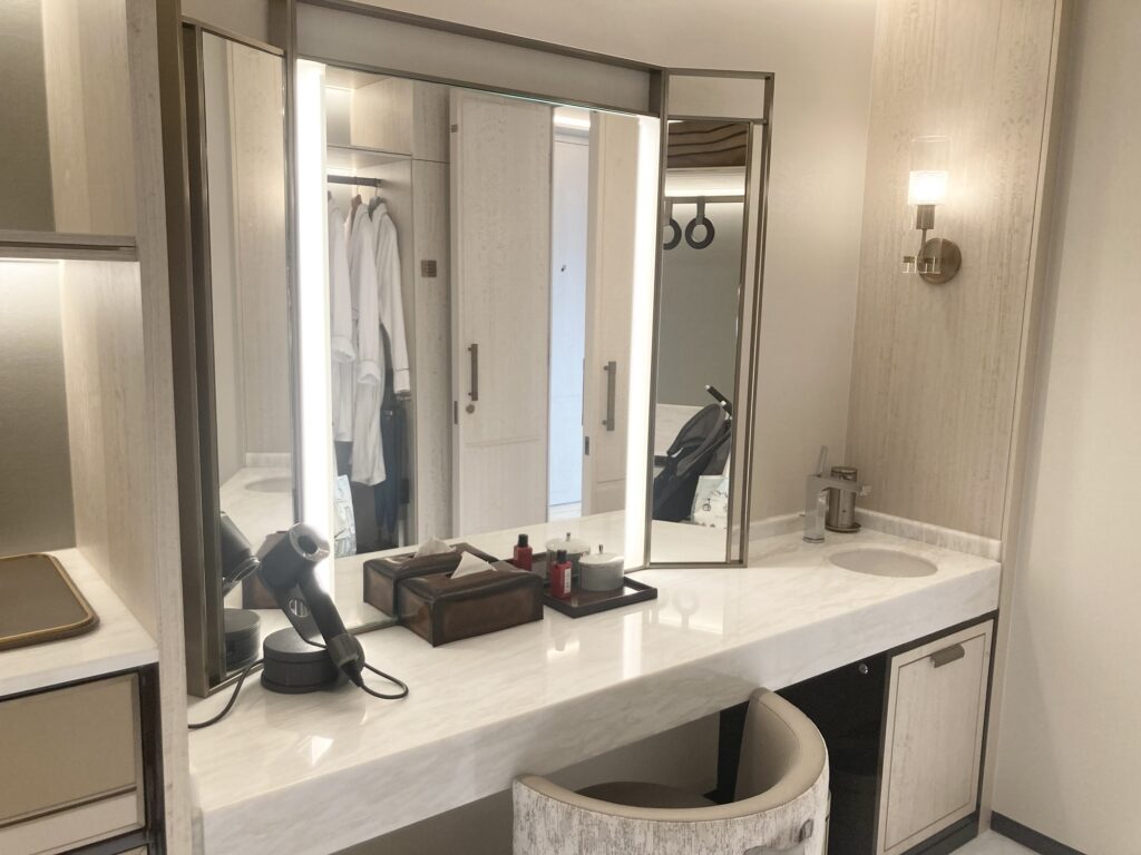 マリーナベイサンズ ドレッサー