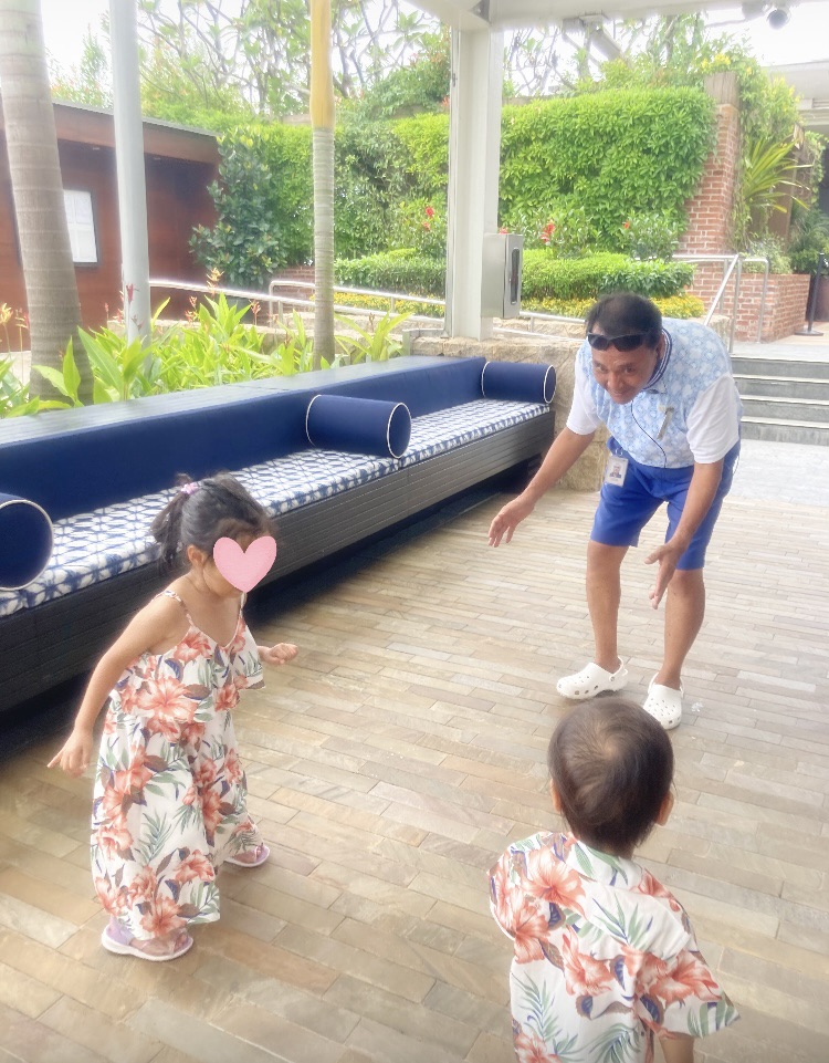 マリーナベイサンズ　プール　子供